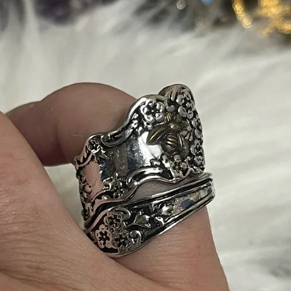 FREE WITH PURCHASE Bee Spoon Ring - Picture 7 of 11